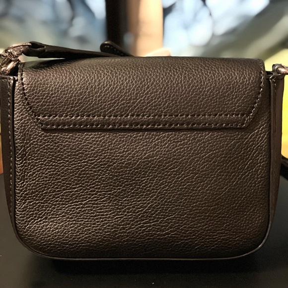 Karl Lagerfeld Small Flap with KeyChain - Picture 6 of 6